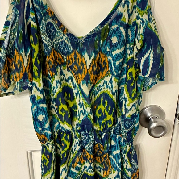 Colorful Ikat Patterned Top - Picture 3 of 9